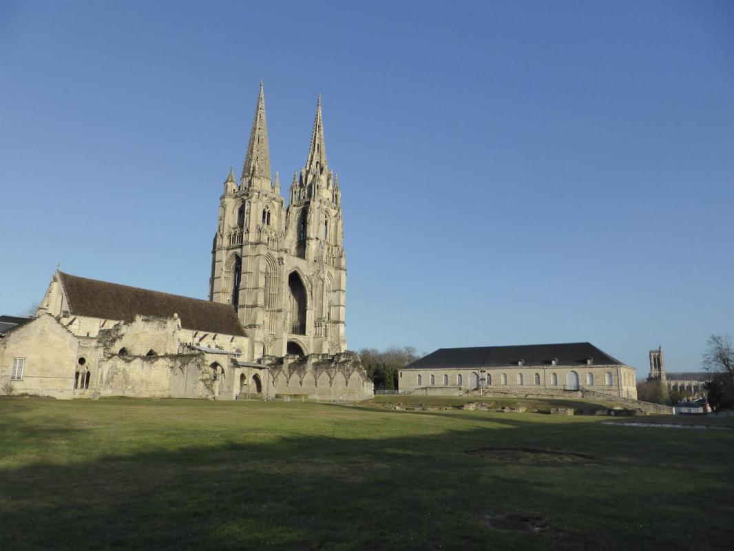 Soissons site abbaye st jean des vignes arsenal